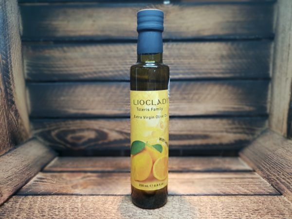 Olivenöl extra nativ mit Zitrone